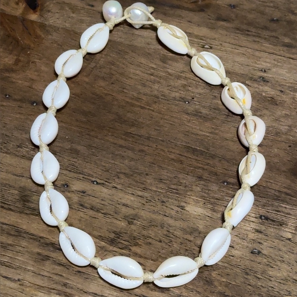 Elegant White Shell Necklace